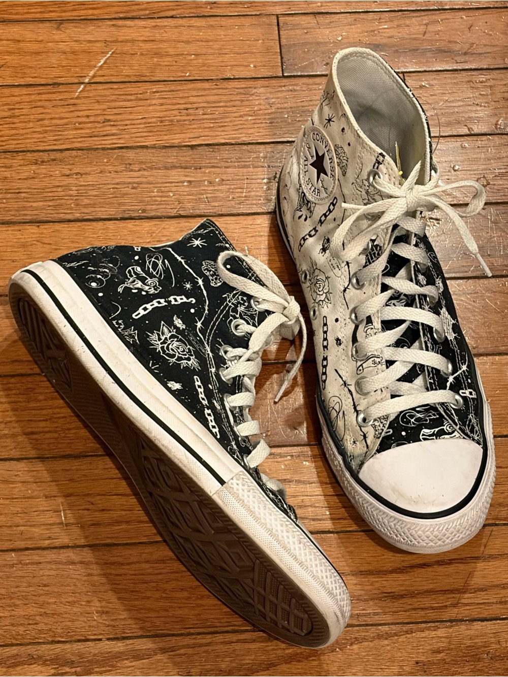 Converse High Top Sneakers in Black & White Graphic Canvas M@ M9 W11 rare